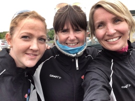 Silvana, Trine K og Ragnhild klare for de tre siste etappene av dag 1 under St. Olavsloppet 2014.